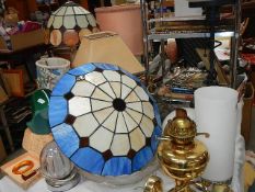 A good lot of lamps including brass, Tiffany style etc.