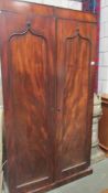 A mahogany 2 door wardrobe (collect only)