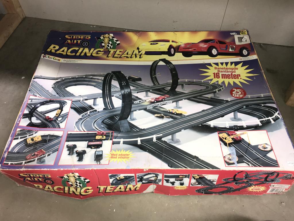 A Scalextric Ultimate Endurance (no cars) & a Super Auto racing Team with cars - Image 5 of 7