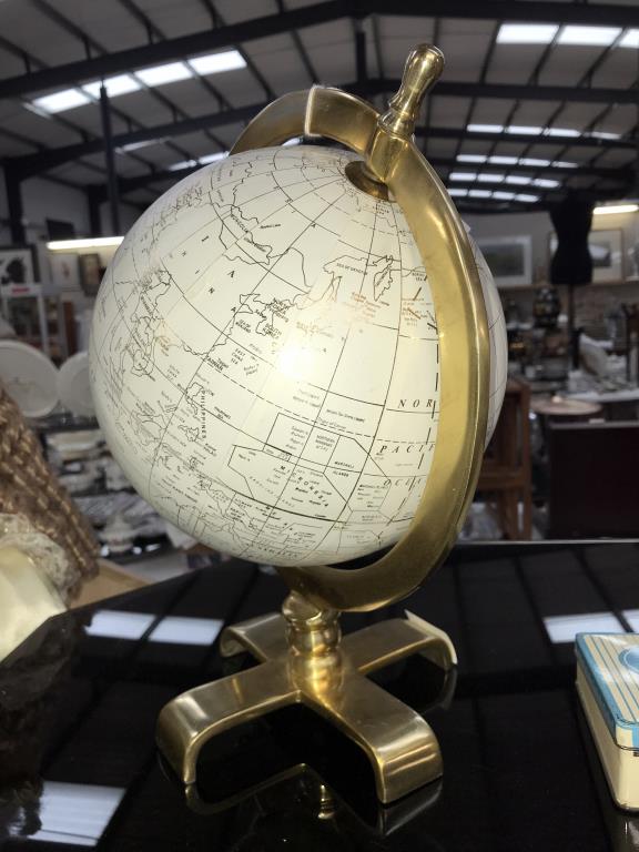 A globe on brass base - Image 2 of 2