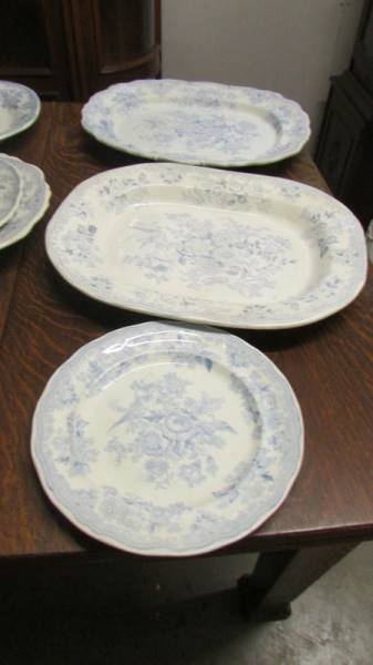 A quantity of blue and white meat platters and a tureen. - Image 2 of 4