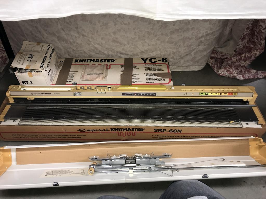 3 knitting machines, - Image 2 of 3