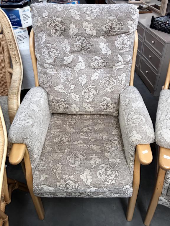 A pair of cream floral fabric covered Parker Knoll style armchairs - Image 2 of 5