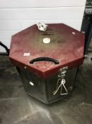 A Hobbytech 40 Cromartie kiln ****Condition report**** It lights up & buzzes when