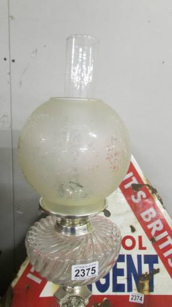 A Victorian silver plate Corinthian column oil lamp with glass font and etched shade. - Image 3 of 3