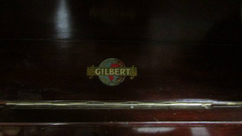 An early 20th century free standing gramaphone in elegant mahogany cabinet. - Image 3 of 4