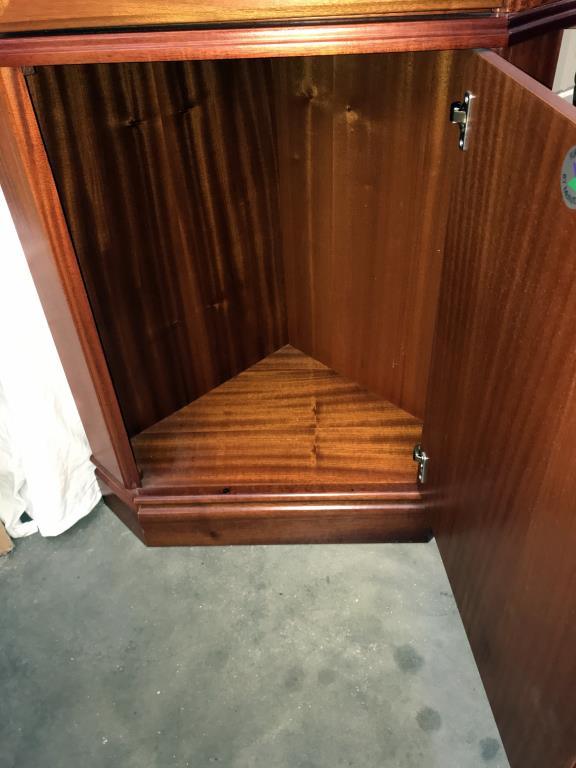 A light mahogany effect corner cupboard - Image 3 of 3