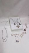 A mixed lot of silver jewellery.