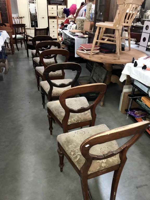 A set of 6 Victorian balloon back dining chairs - Image 2 of 2