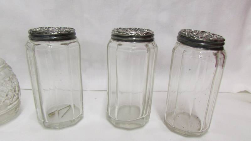 5 toilet bottles with silver tops and a glass trinket box with silver top. - Image 2 of 4