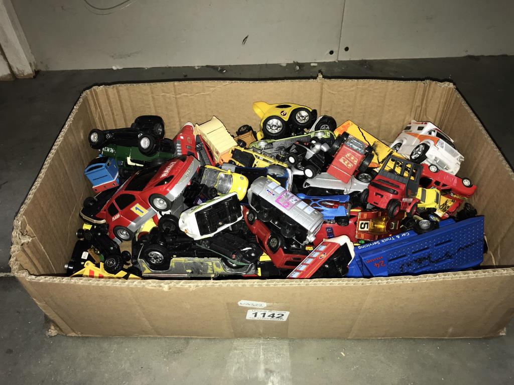 A quantity of play worn diecast toys including Hot Wheels, Matchbox etc.