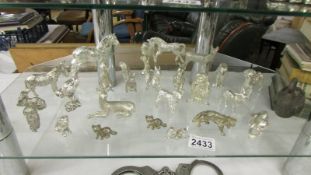 A mixed lot of miniature metal animals.