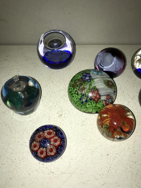 10 glass paperweights including Caithness 'Ozone' - Image 2 of 3