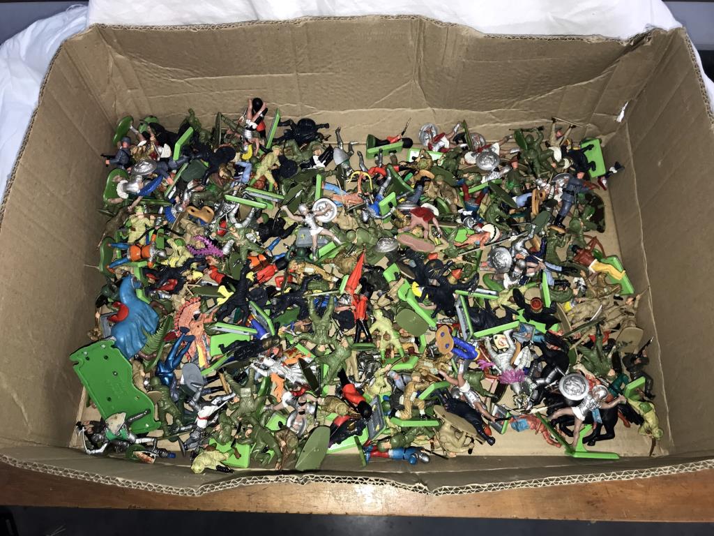 A large quantity of plastic soldiers by Britain's etc - Image 2 of 2