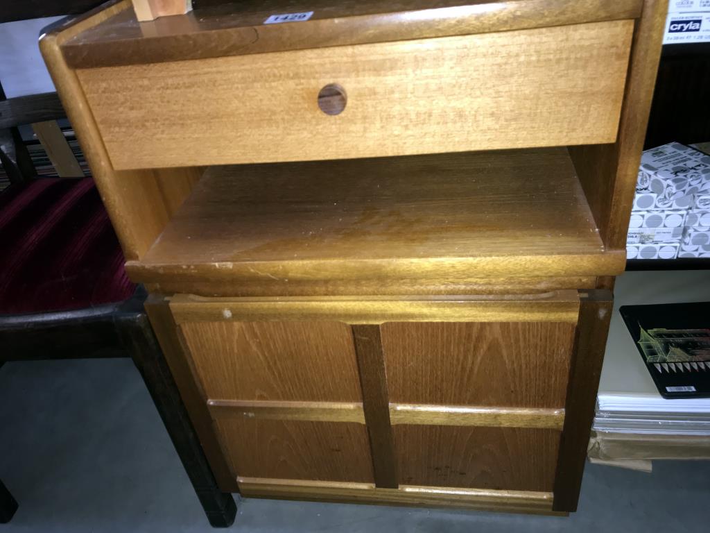 A 1970's teak bedside unit with cupboard & drawer - Image 2 of 4