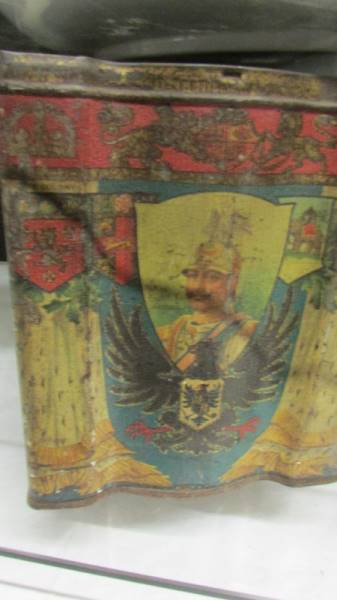 An old sweet tin depicting European Royalty, missing lid. - Image 3 of 4