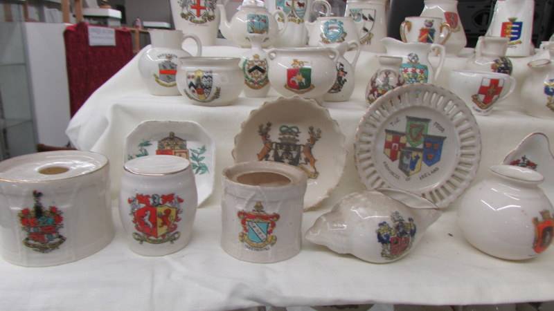 Forty pieces of assorted crested china. - Image 4 of 5