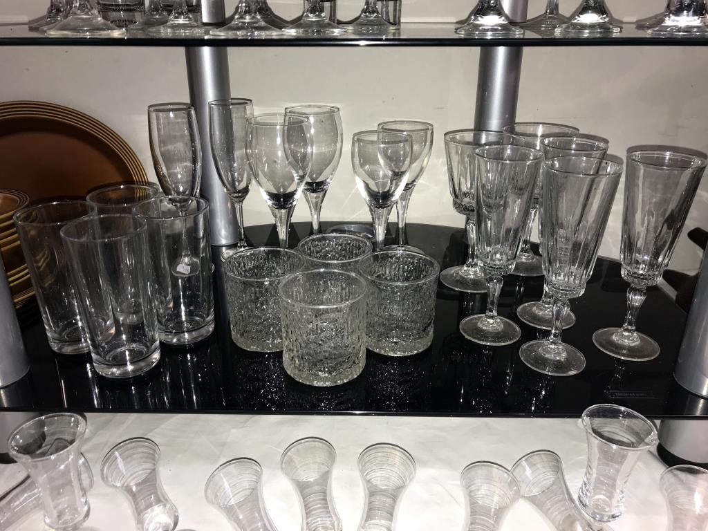 A good quantity of drinking glasses, in sets of 4's, - Image 4 of 5