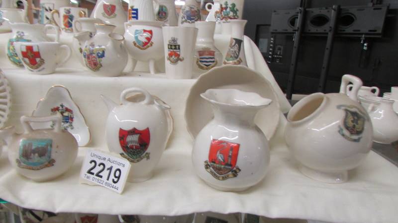 Forty pieces of assorted crested china. - Image 2 of 5