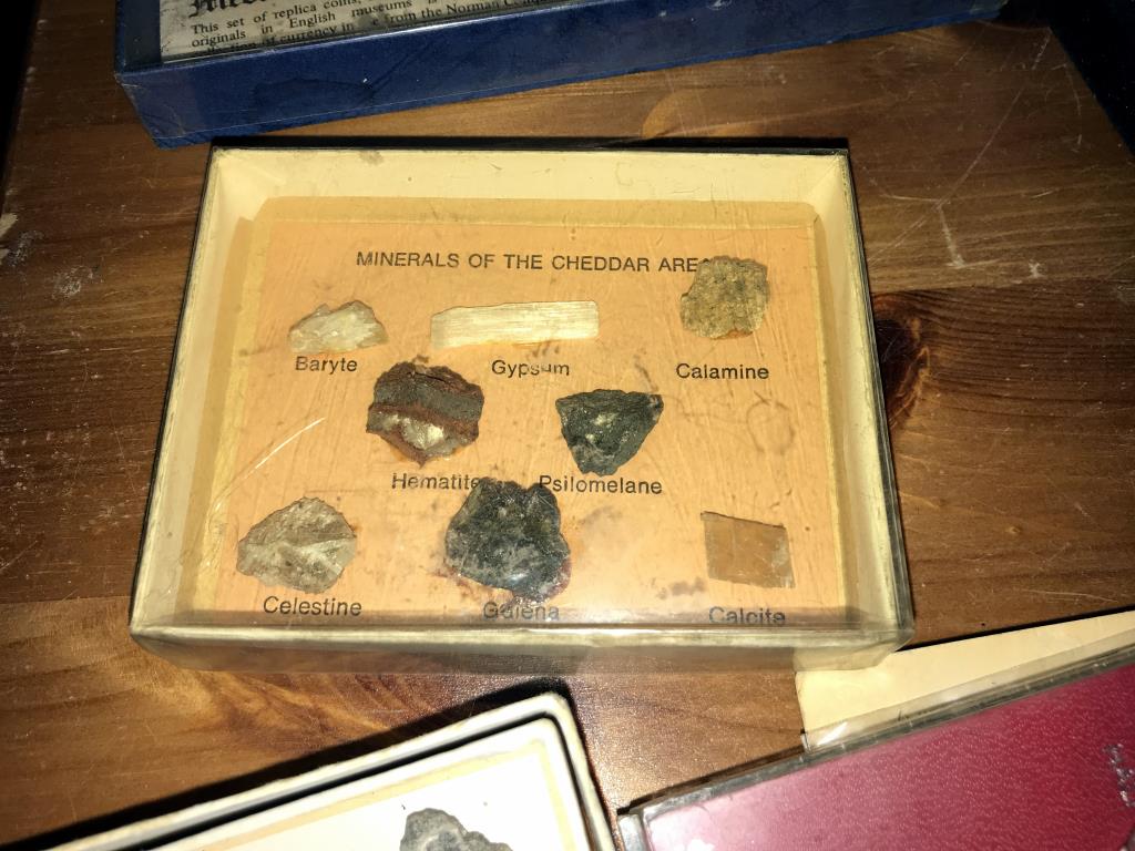 Kents cavern and Cheddar minerals and 4 Liverpool hall of fame medallions etc. - Image 4 of 7