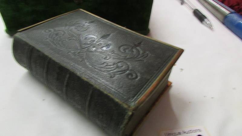 A Victorian velvet box with brass fittings containing two 19th century books of prayer, - Image 9 of 10