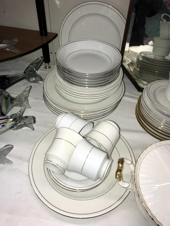 A large quantity of Crown Ming dinner ware and some similar pieces - Image 2 of 4