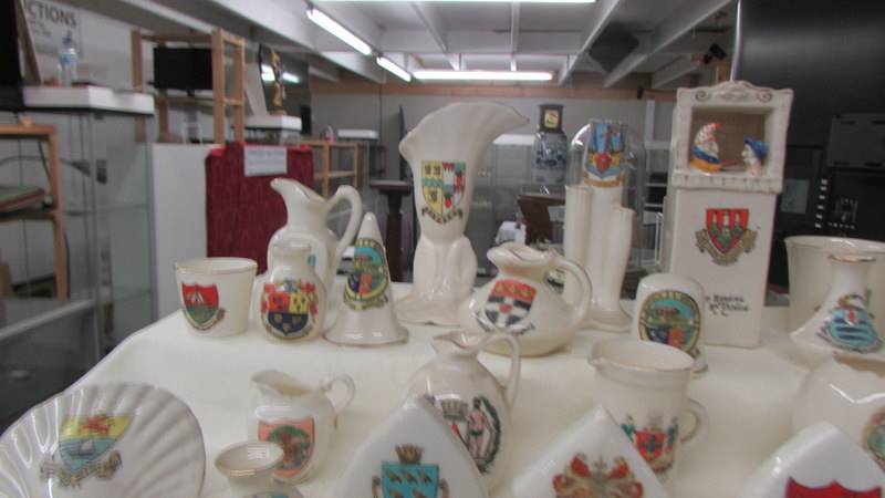 Fifty pieces of assorted crested china, various crests, - Image 4 of 5