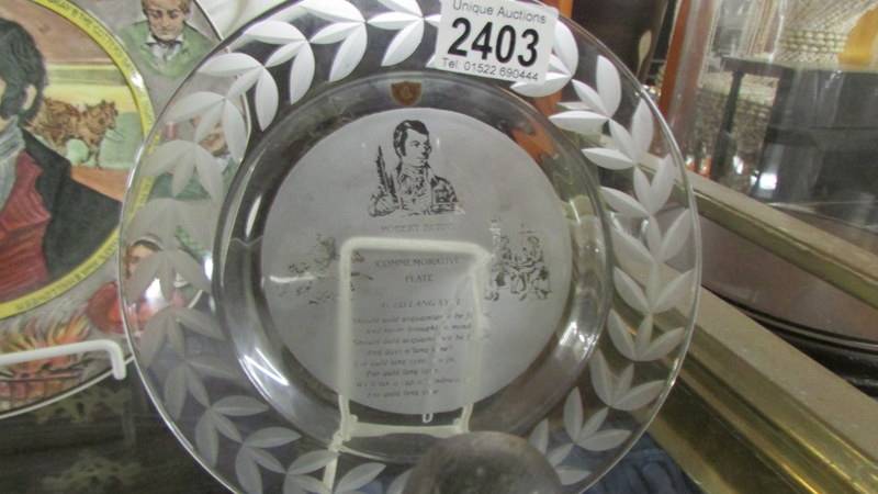 A Royal Doulton Robert Burns collector's plate and figure together with a Robert Burns glass plate - Image 3 of 5
