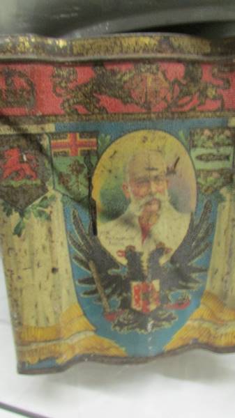An old sweet tin depicting European Royalty, missing lid. - Image 4 of 4