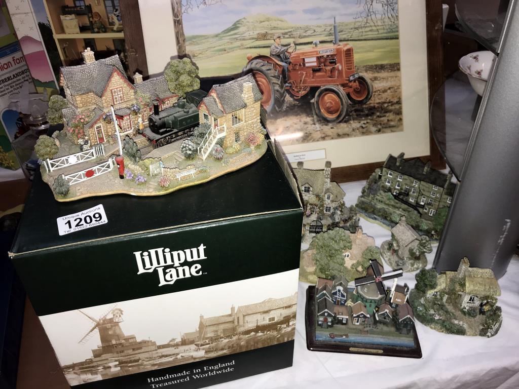 A Lilliput Lane boxed 'Full steam ahead' plus other models 1 a/f