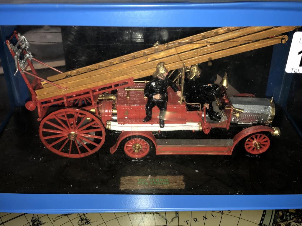 A plastic model kit assembled of a 1914 Dennie fire engine and a model of a sailing ship - Image 4 of 5