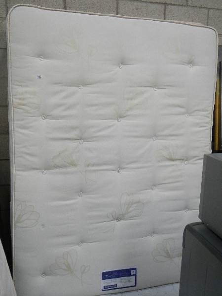 A clean king size (5ft) divan with 'Sleepmaster' mattress.