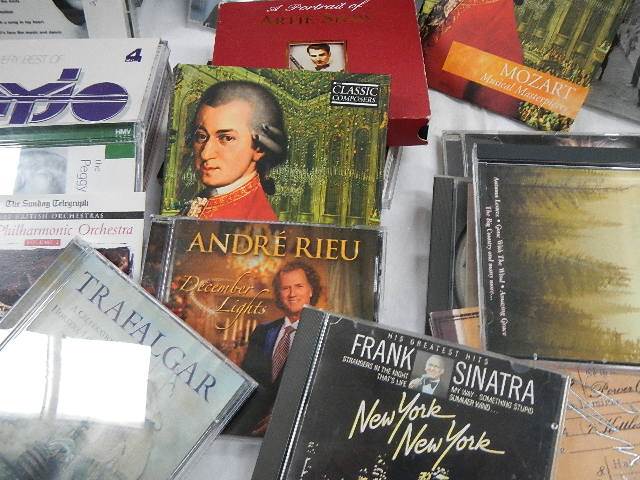 A good selection of mainly classical and easy listening CD's. - Image 6 of 6