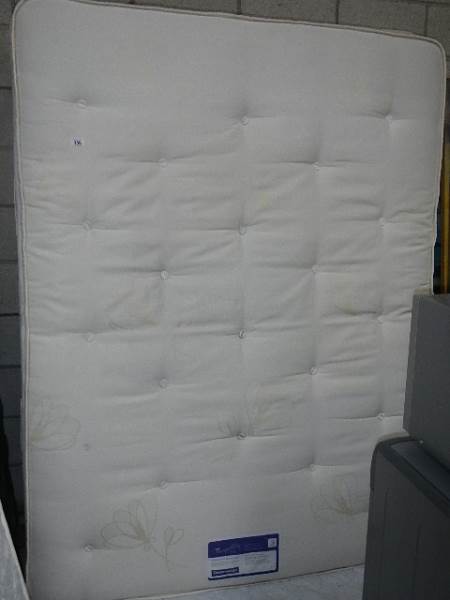 A clean king size (5ft) divan with 'Sleepmaster' mattress. - Image 2 of 3