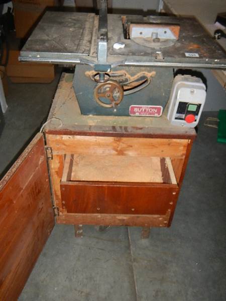 A vintage 'Sutton' table saw with 'Gryphon' 0.75 HP motor in working order. - Image 2 of 3