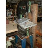 A Rexon BS10SA 240v bandsaw in good working order with 3 brand new blades.