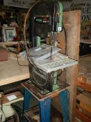 A Rexon BS10SA 240v bandsaw in good working order with 3 brand new blades.