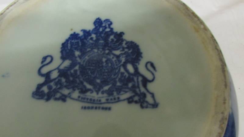 A blue and white bowl. - Image 5 of 5