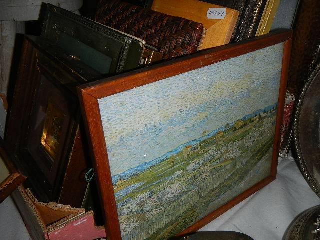 A large lot of old picture frames and a pencil drawing. - Image 5 of 5