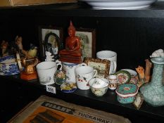 A mixed lot of interesting collectables.