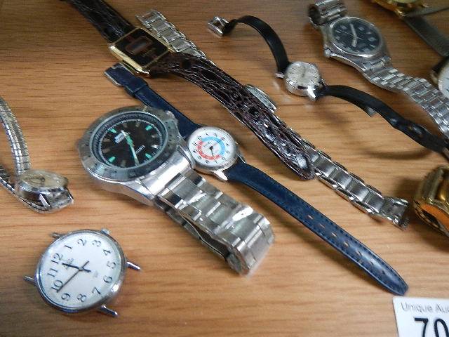 A mixed lot of ladies and gents wrist watches. - Image 2 of 3