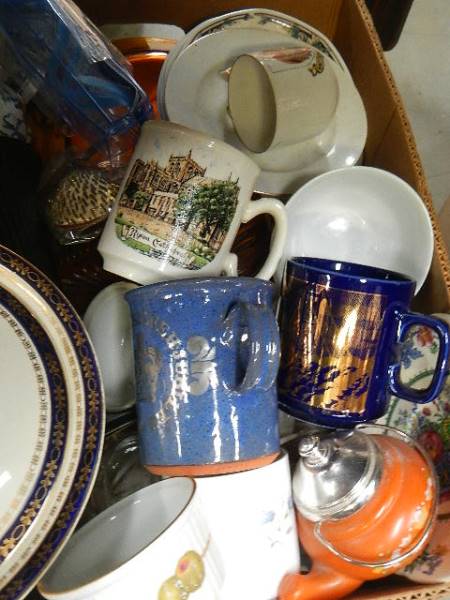 A good box of ceramic items. Collect only. - Image 2 of 3