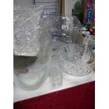 A mixed lot of glass ware.