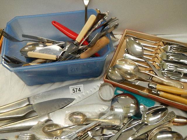 A mixed lot of cutlery. - Image 4 of 6