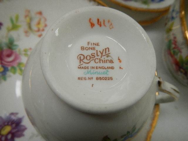 A 21 piece Roslyn china tea set. - Image 4 of 4