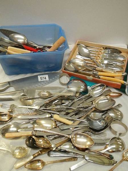 A mixed lot of cutlery. - Image 2 of 6