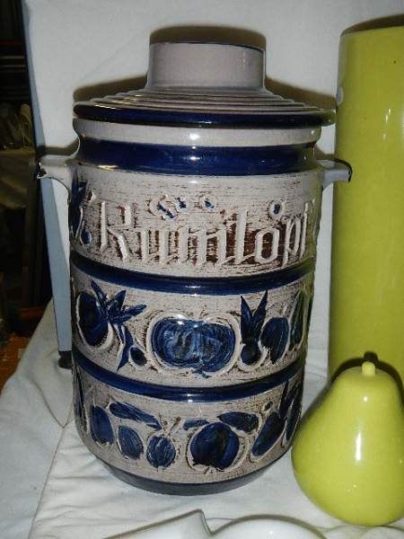 A mixed lot including Rumtoft jar, vase etc. - Image 3 of 6