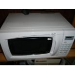 A Cookworks microwave.