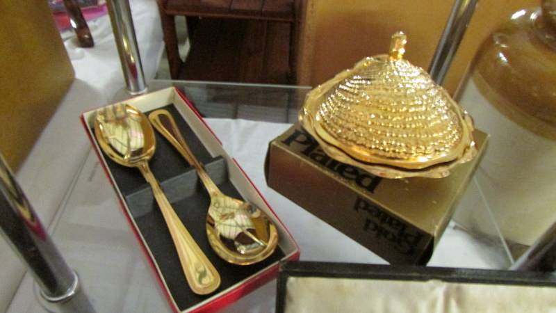A quantity of cased cutlery sets and a boxed oyster shell butter dish. - Image 2 of 3