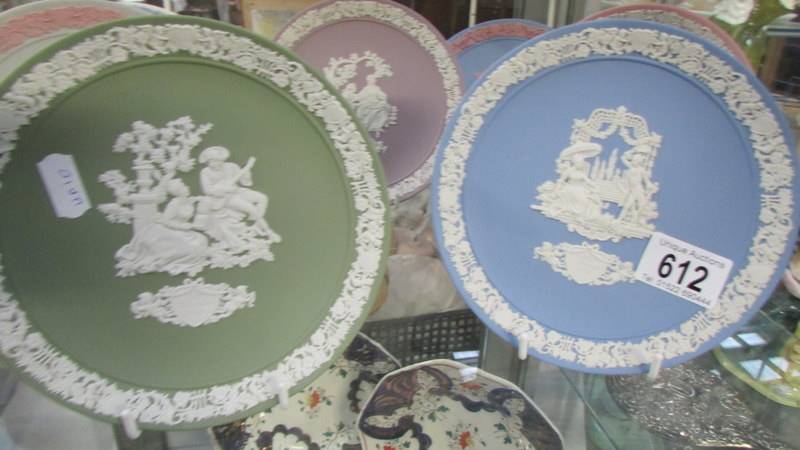 Seven Wedgwood limited edition Valentine Day plates from 1982 through to 1988. - Image 5 of 5